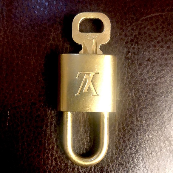 Louis Vuitton LV Gold Lock & Key #307 - Picture 3 of 13